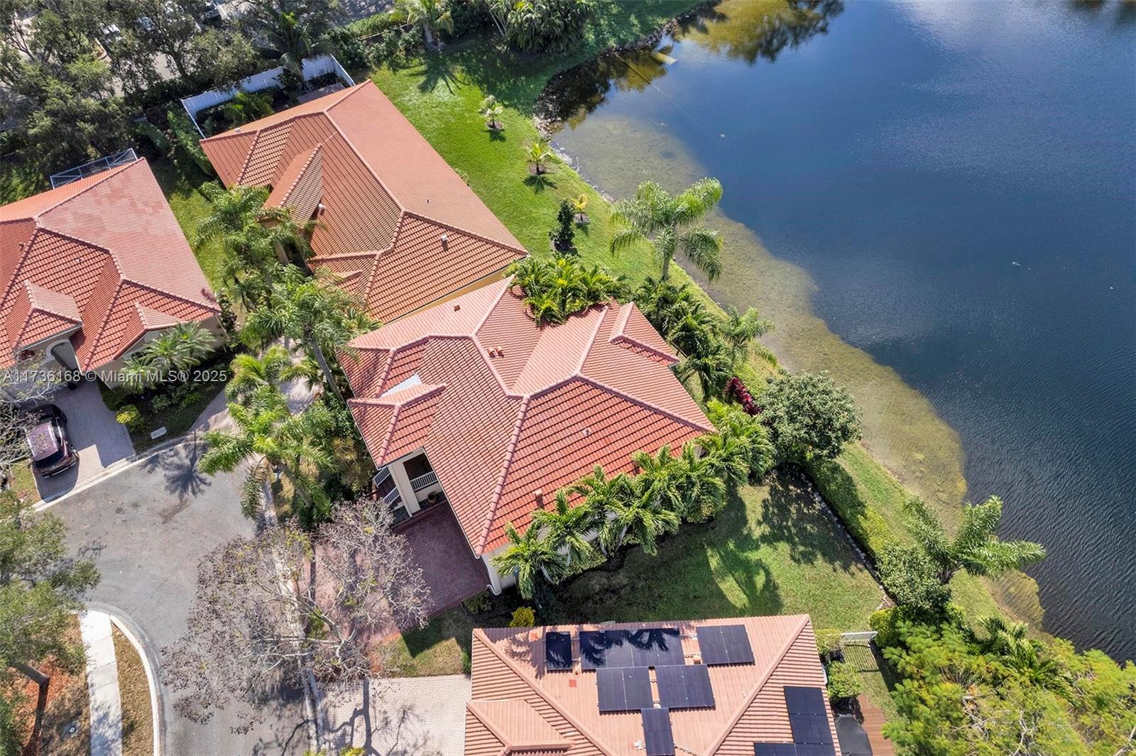EMERALD COURTS - OPAL CRE - Residential