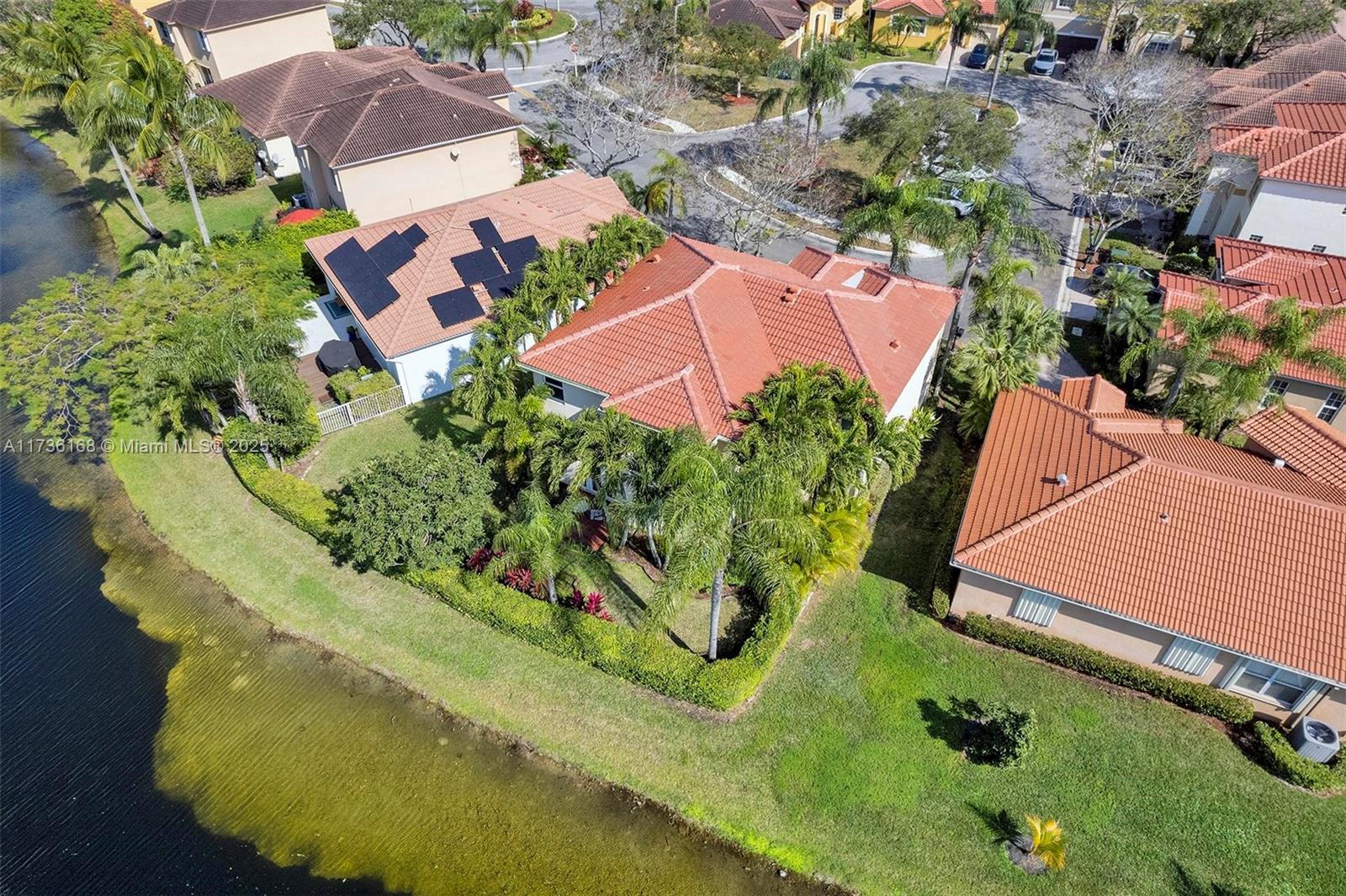 EMERALD COURTS - OPAL CRE - Residential