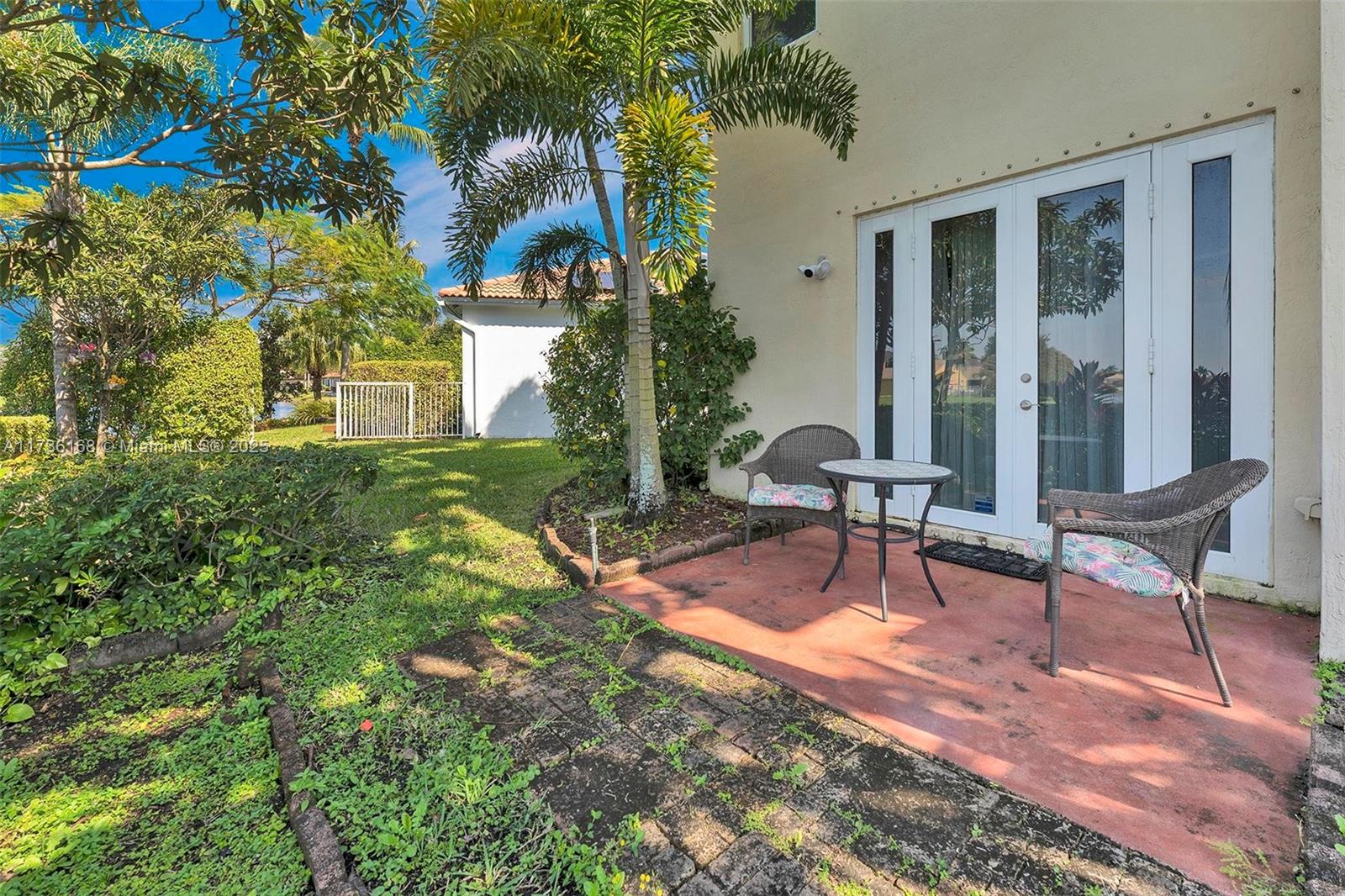 EMERALD COURTS - OPAL CRE - Residential