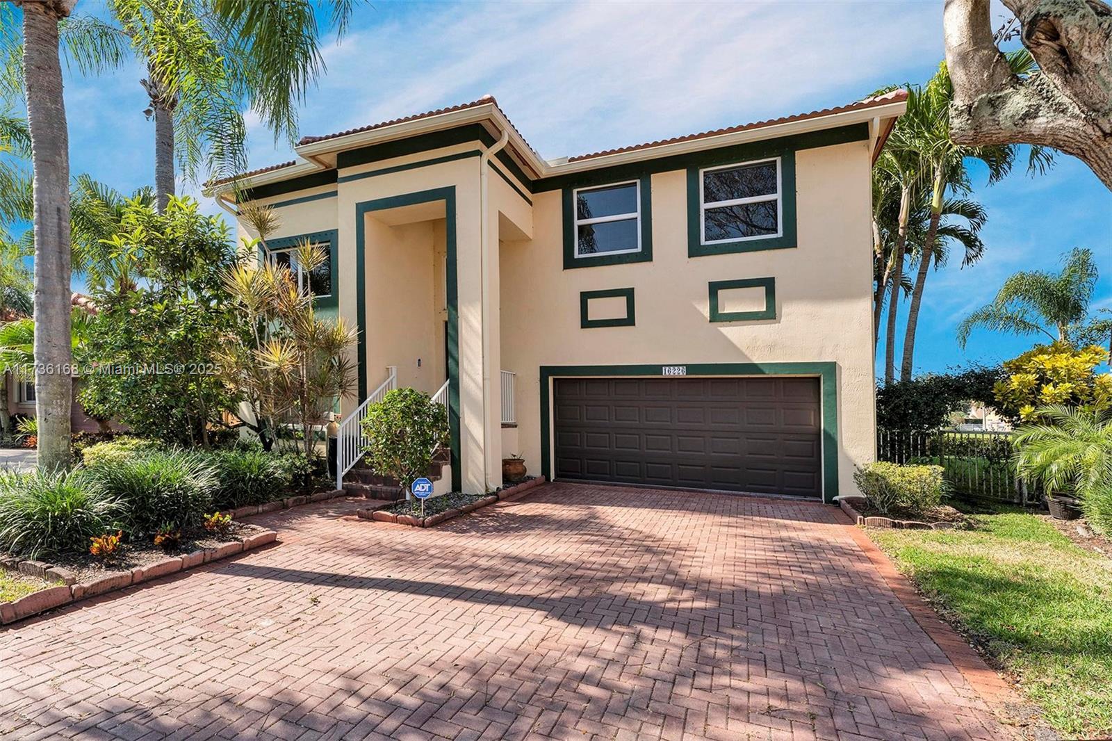 EMERALD COURTS - OPAL CRE - Residential