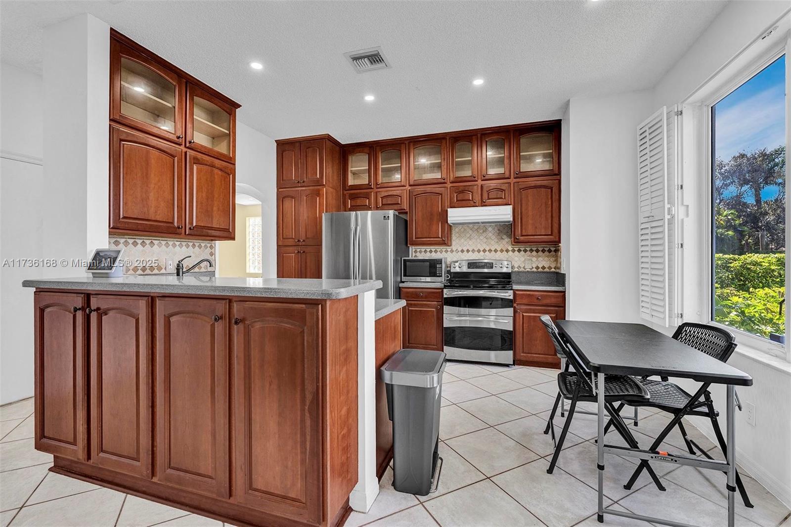 EMERALD COURTS - OPAL CRE - Residential