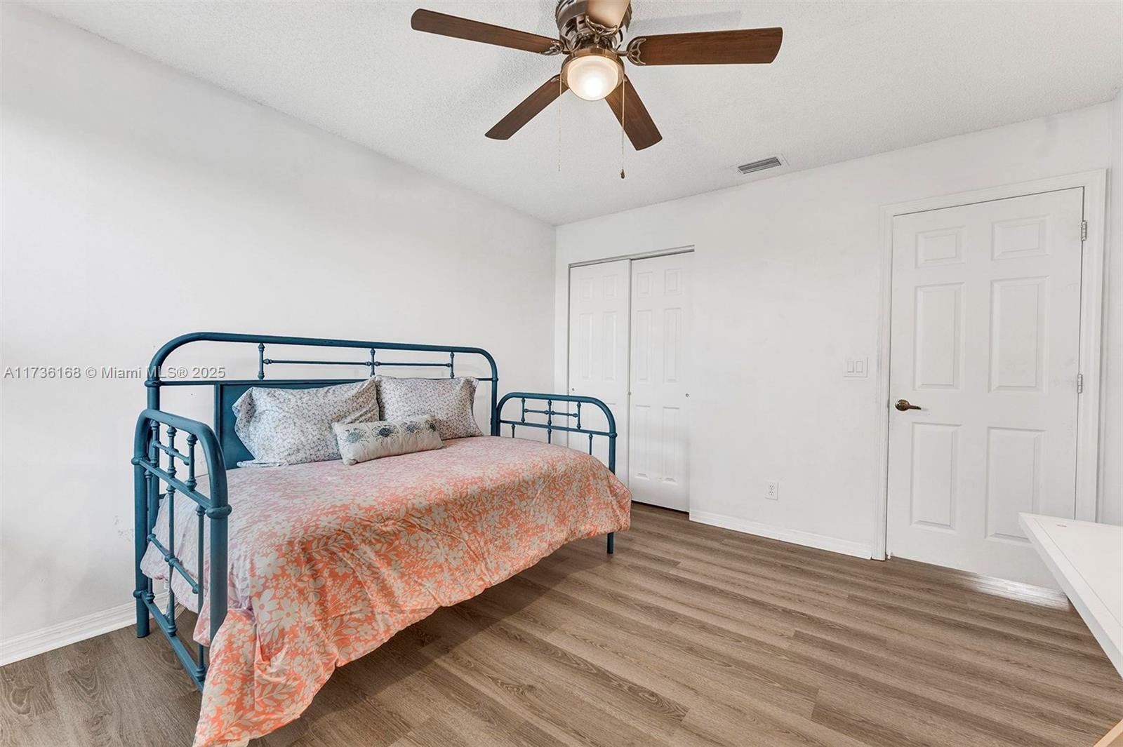 EMERALD COURTS - OPAL CRE - Residential