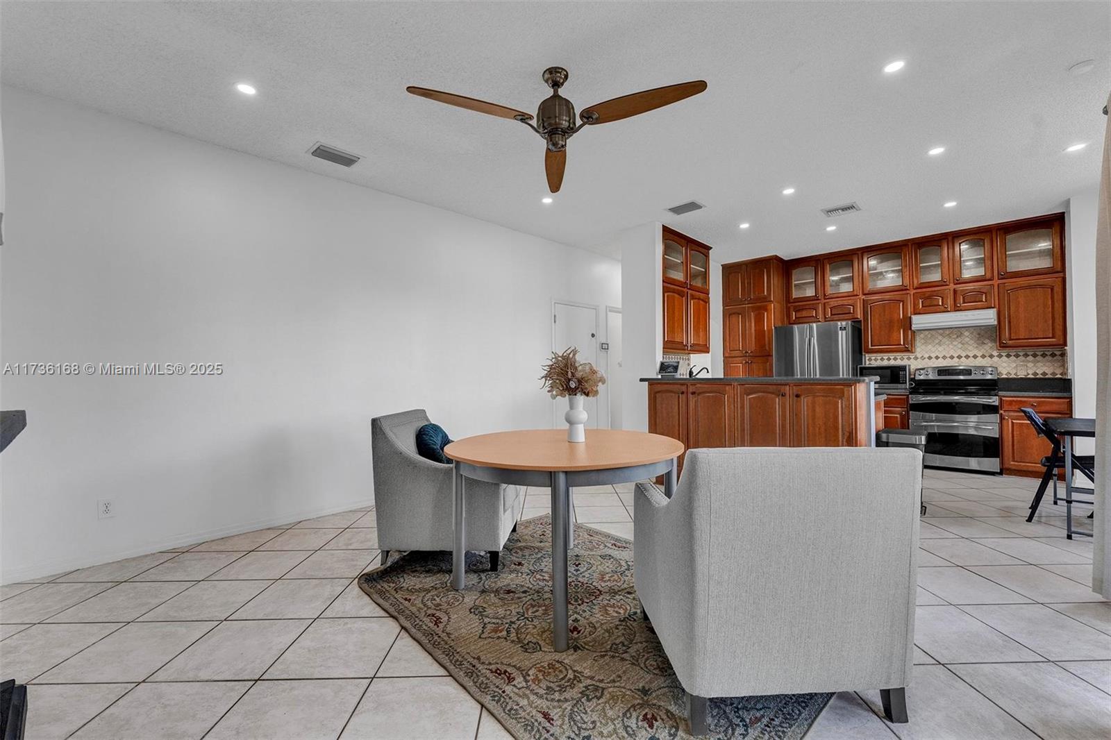 EMERALD COURTS - OPAL CRE - Residential