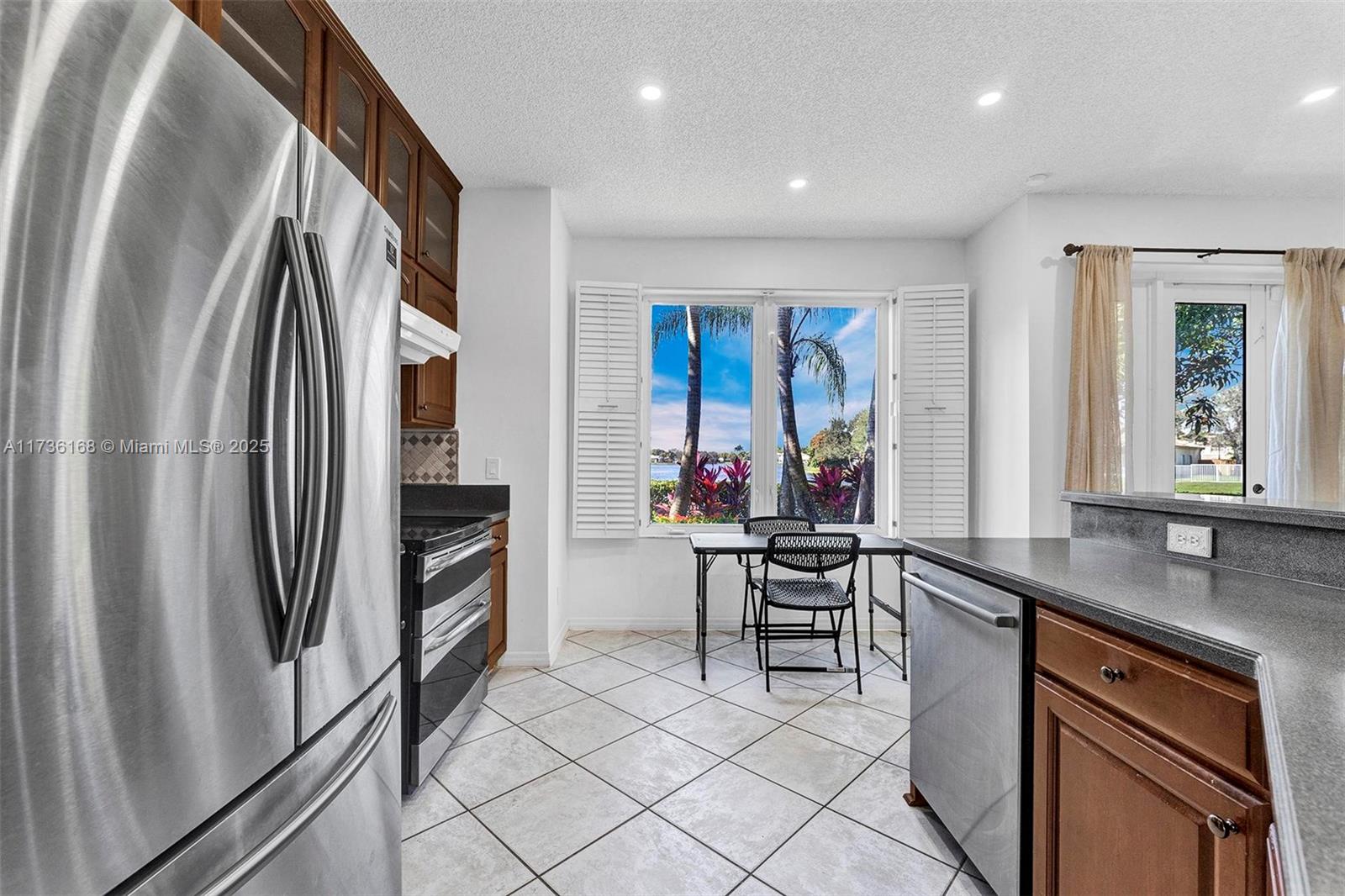 EMERALD COURTS - OPAL CRE - Residential