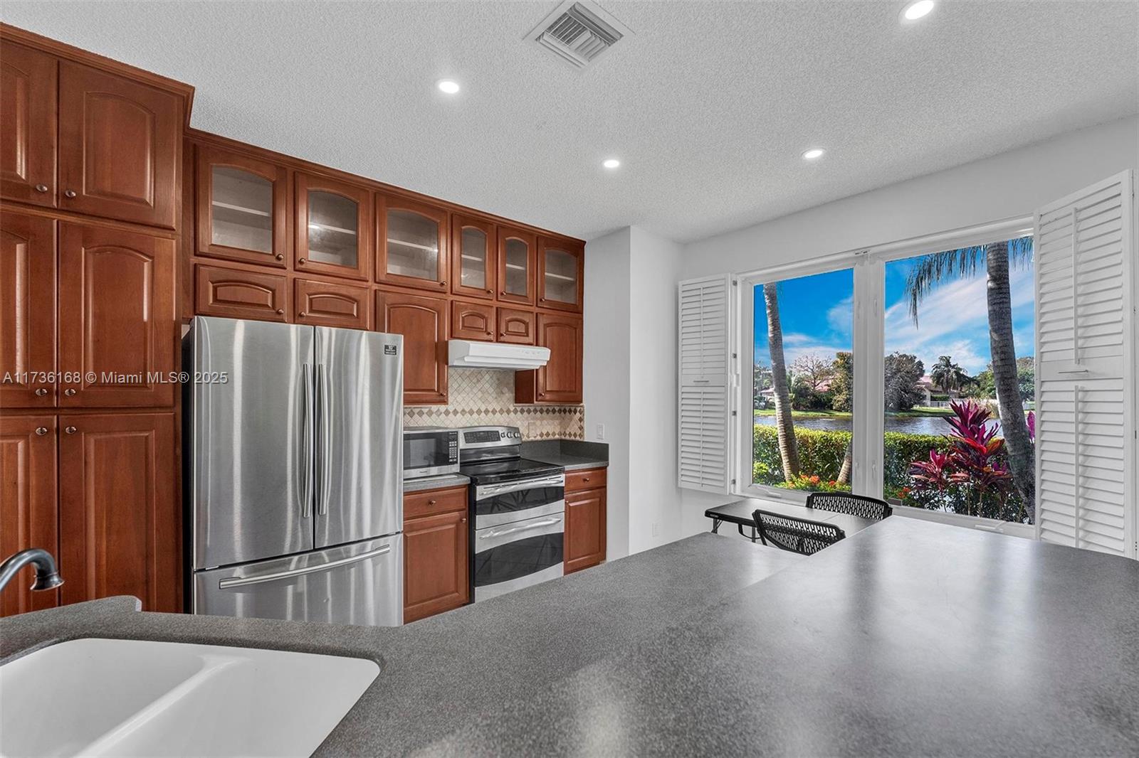 EMERALD COURTS - OPAL CRE - Residential