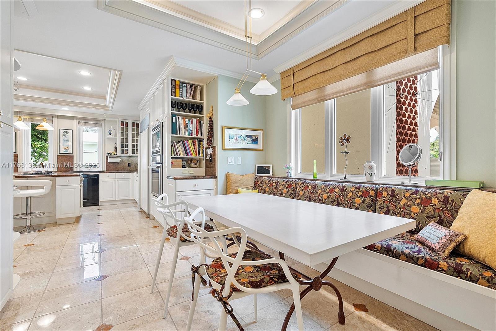 BAYSHORE VILLAS - Residential