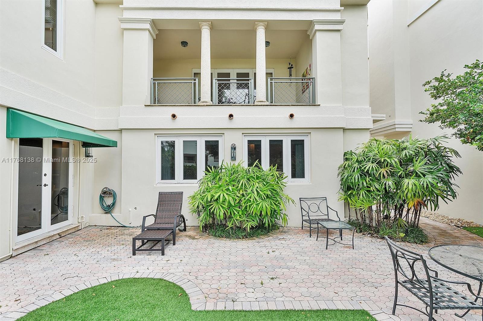 BAYSHORE VILLAS - Residential