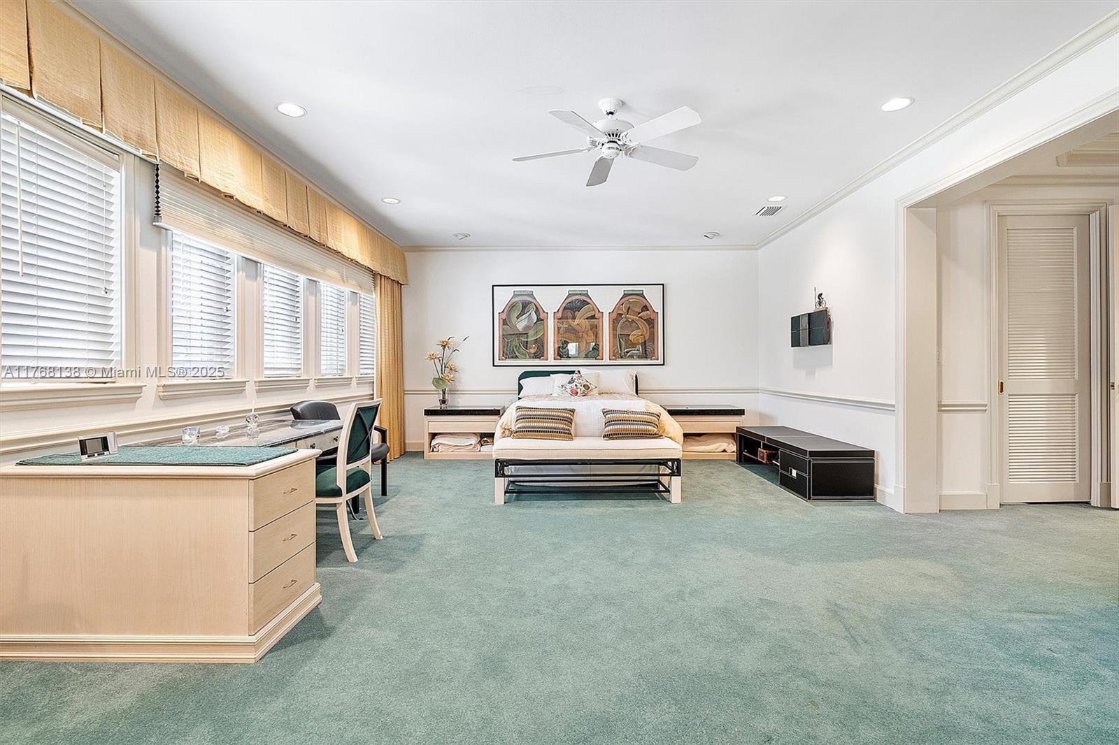 BAYSHORE VILLAS - Residential