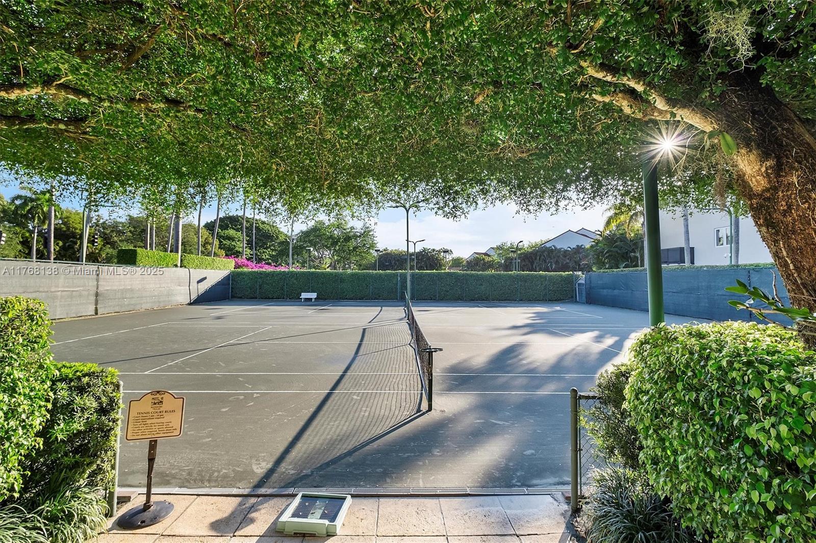 BAYSHORE VILLAS - Residential