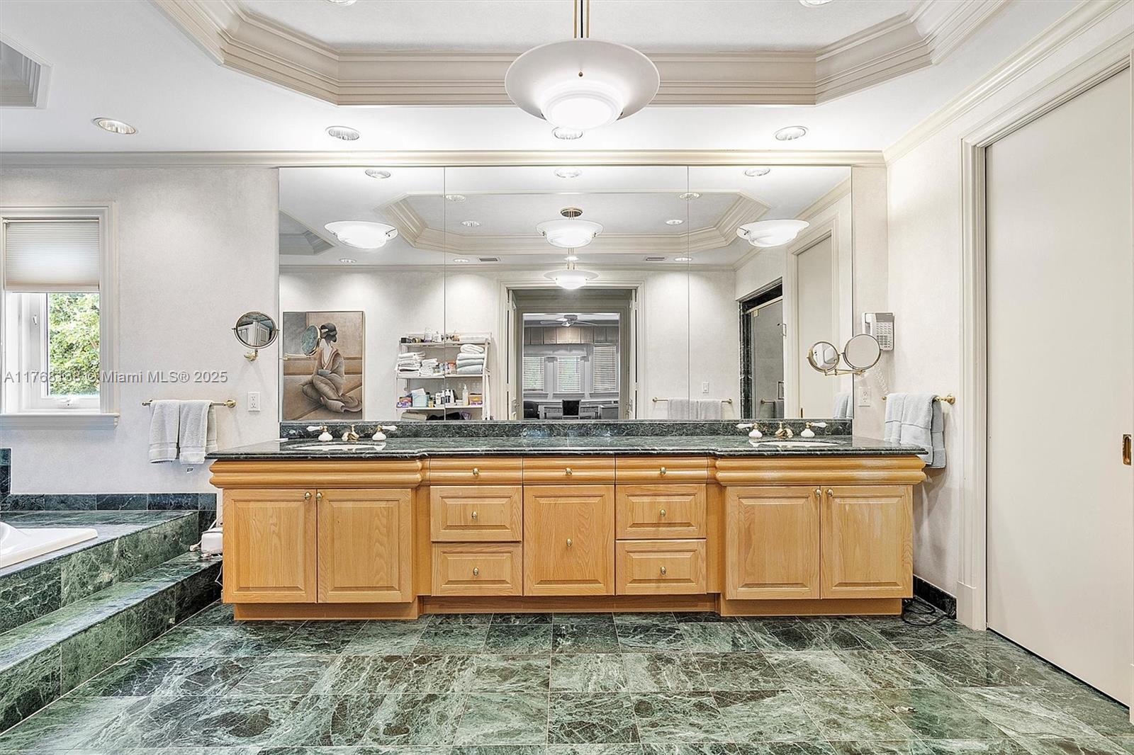 BAYSHORE VILLAS - Residential