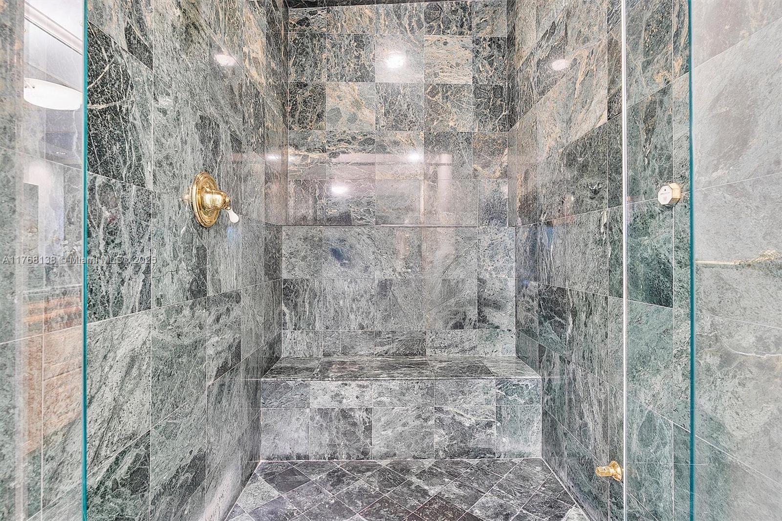 BAYSHORE VILLAS - Residential