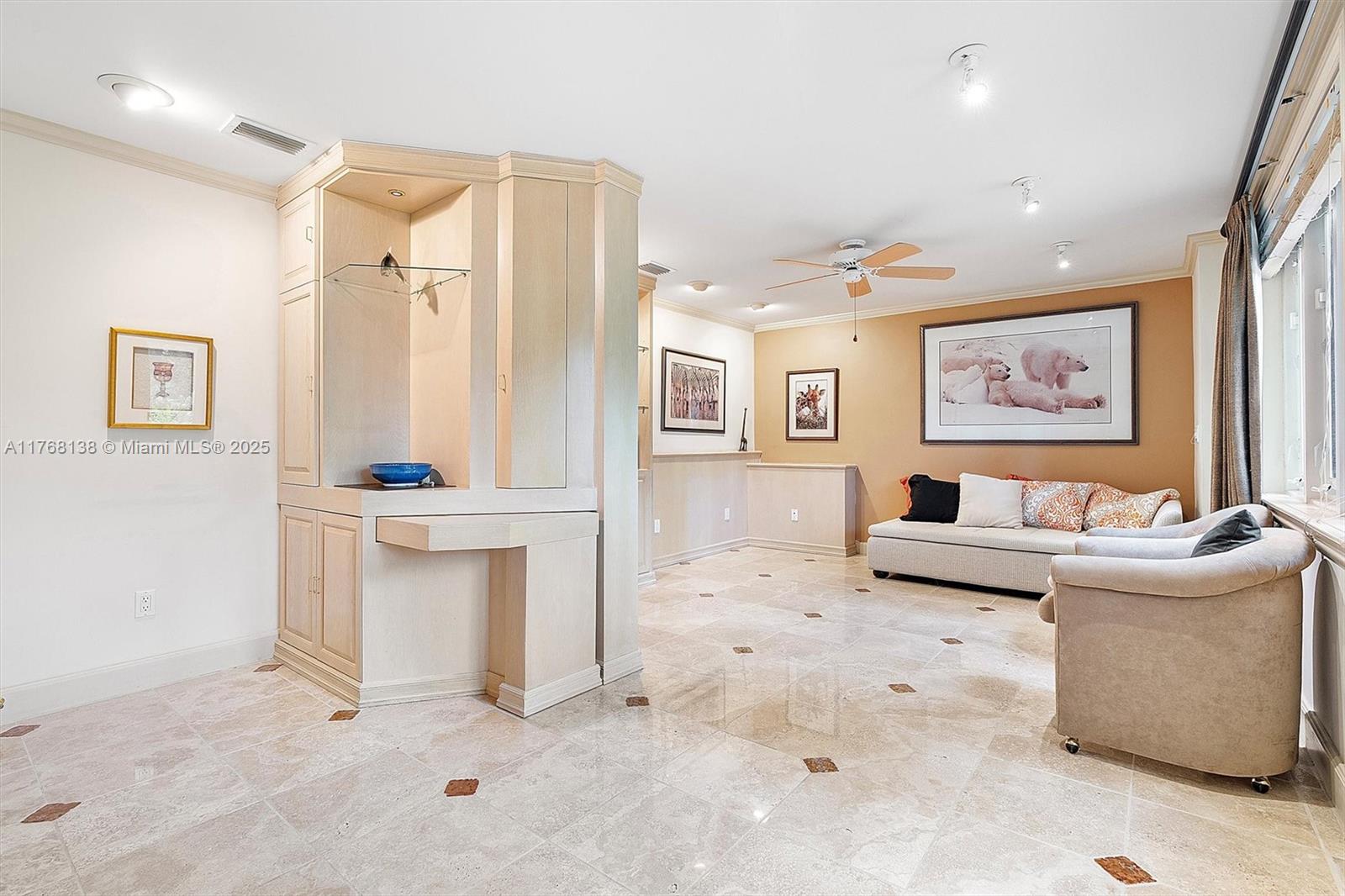 BAYSHORE VILLAS - Residential