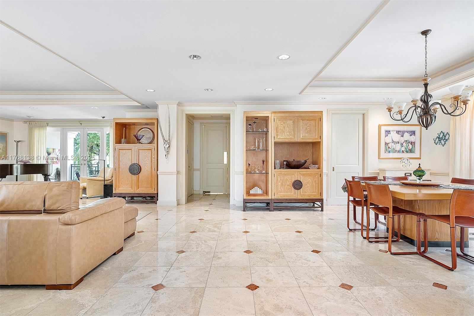 BAYSHORE VILLAS - Residential