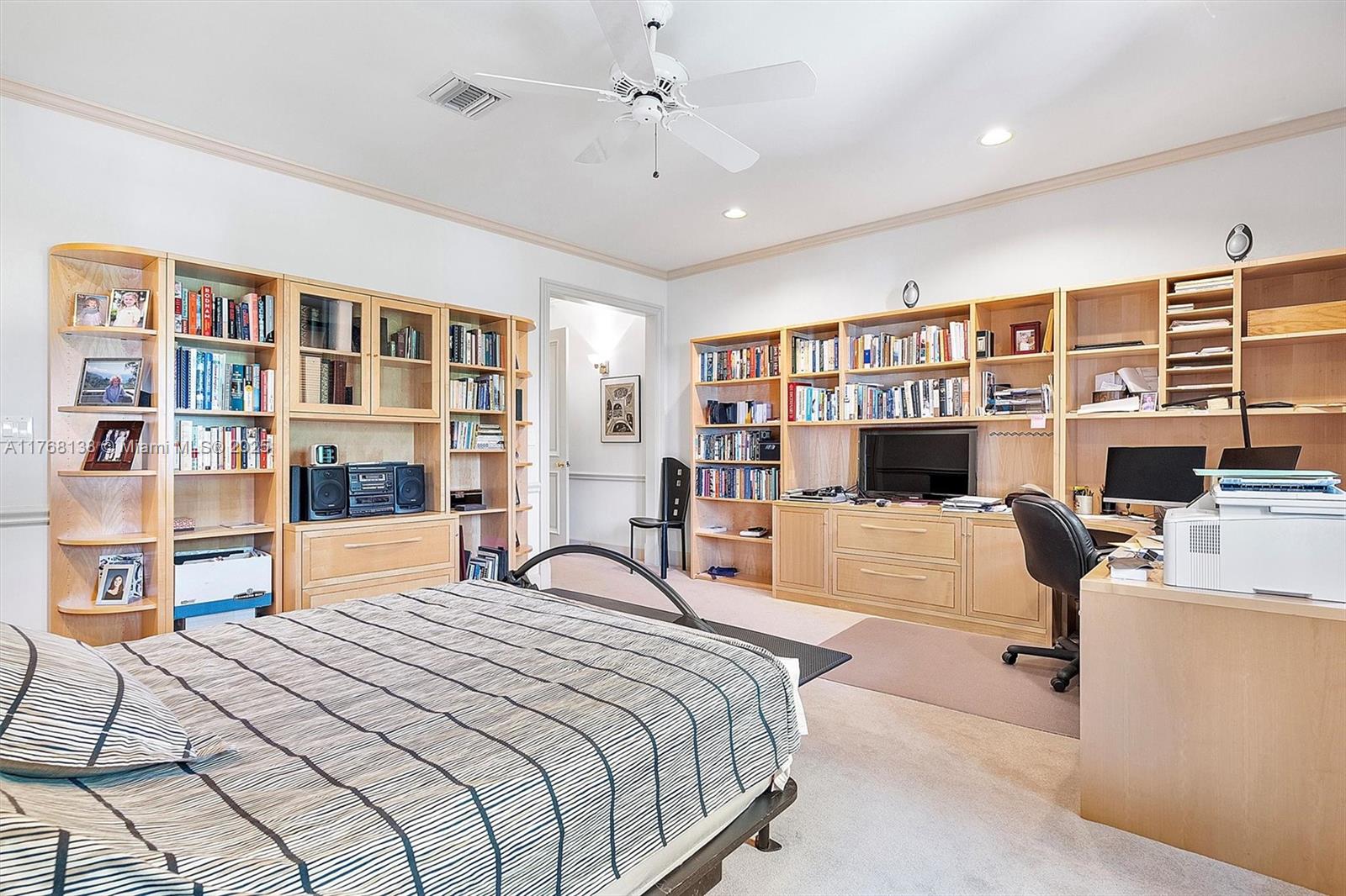 BAYSHORE VILLAS - Residential