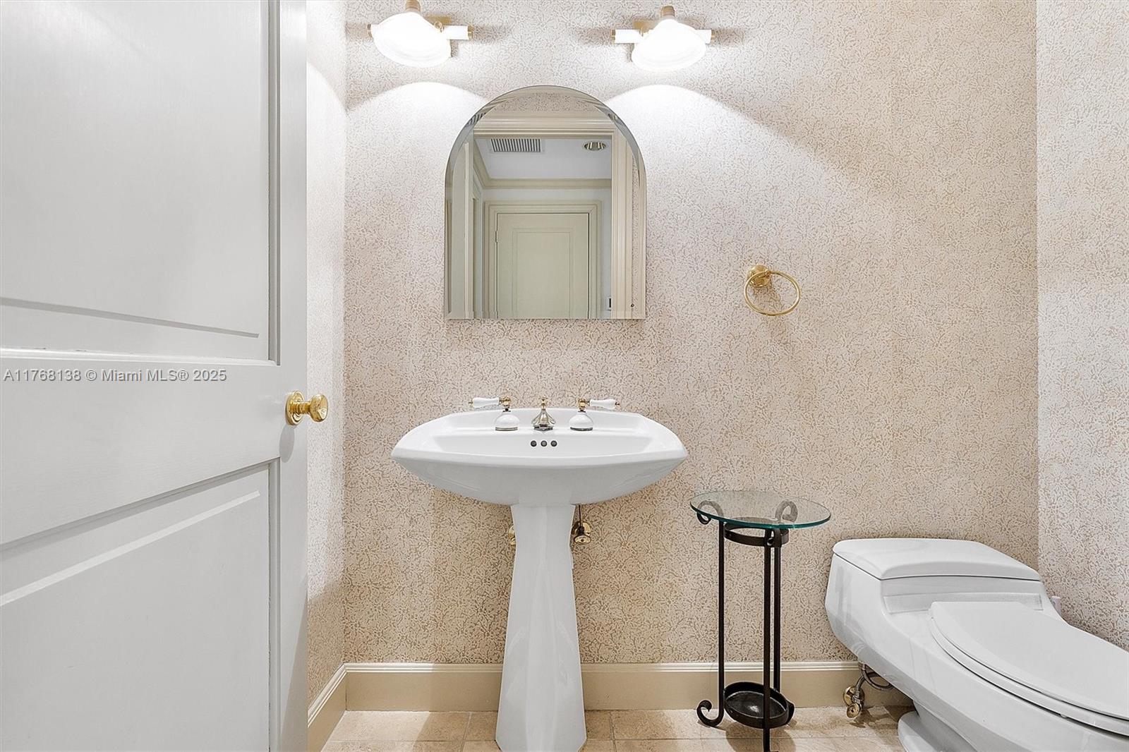 BAYSHORE VILLAS - Residential