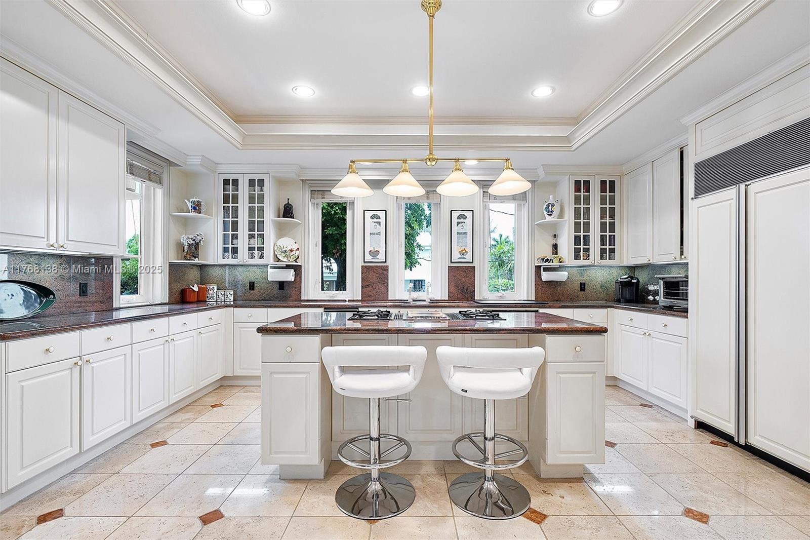 BAYSHORE VILLAS - Residential