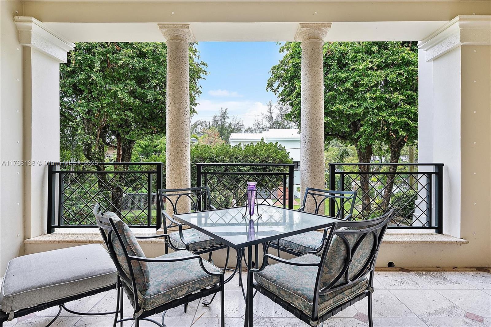 BAYSHORE VILLAS - Residential