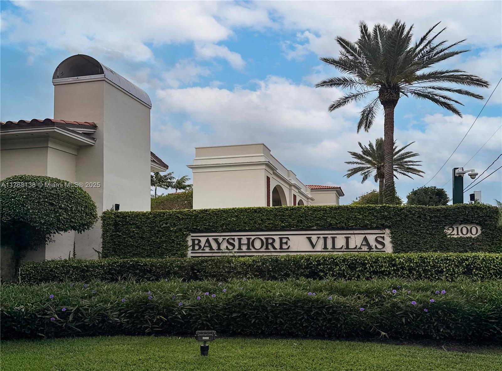 BAYSHORE VILLAS - Residential