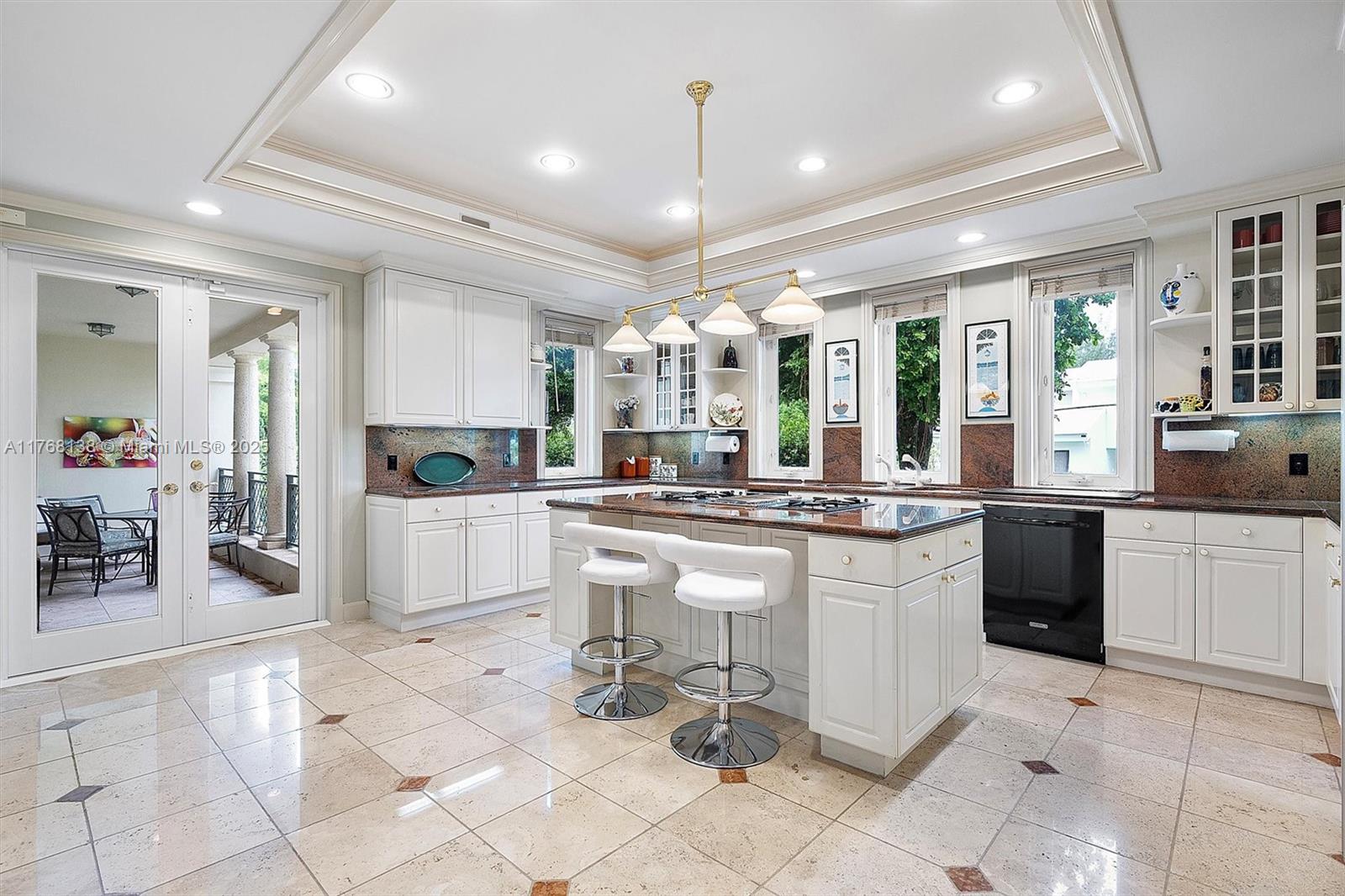 BAYSHORE VILLAS - Residential