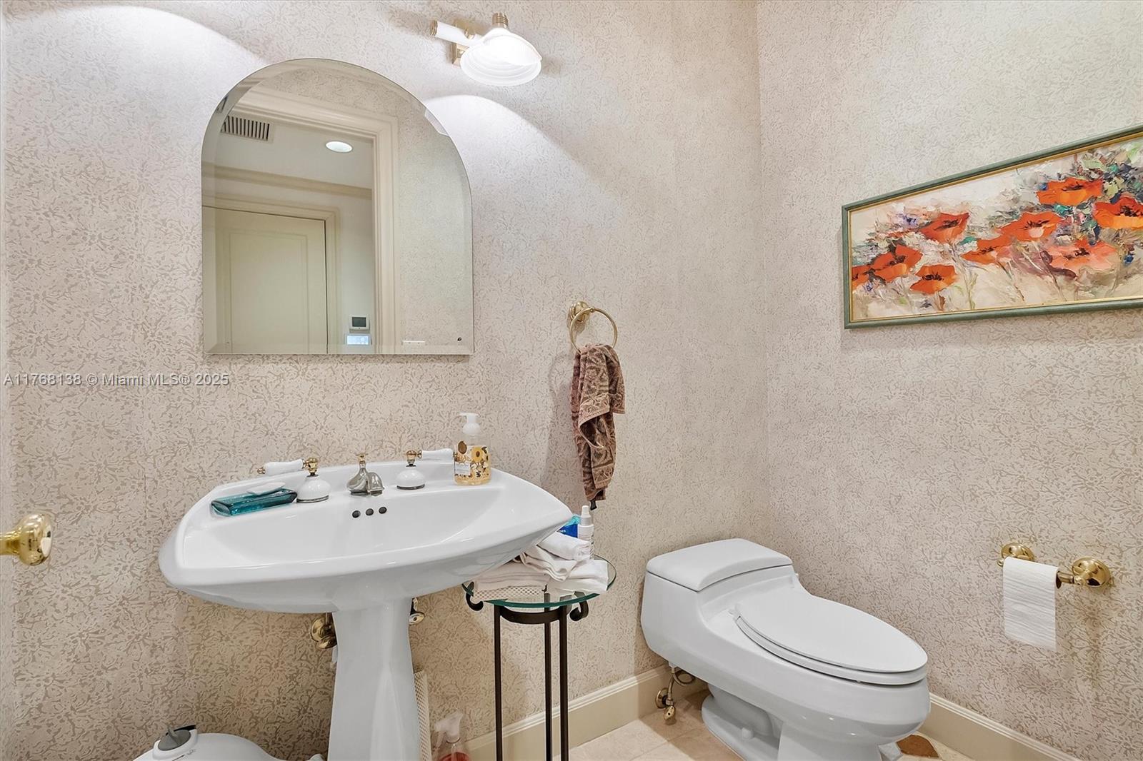 BAYSHORE VILLAS - Residential