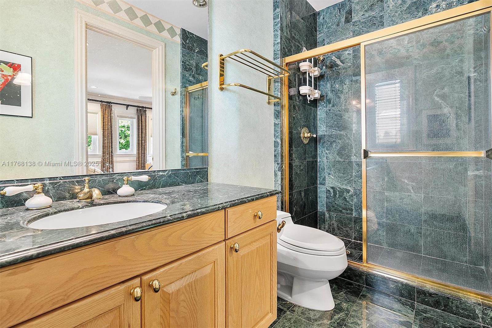 BAYSHORE VILLAS - Residential