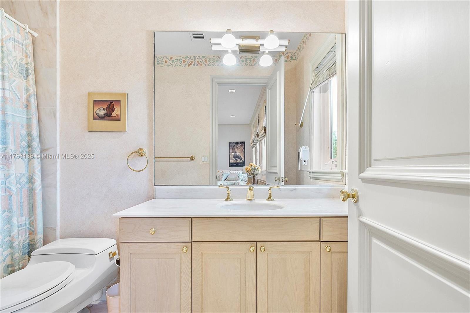 BAYSHORE VILLAS - Residential