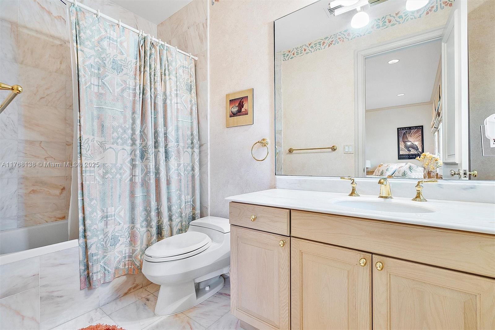 BAYSHORE VILLAS - Residential