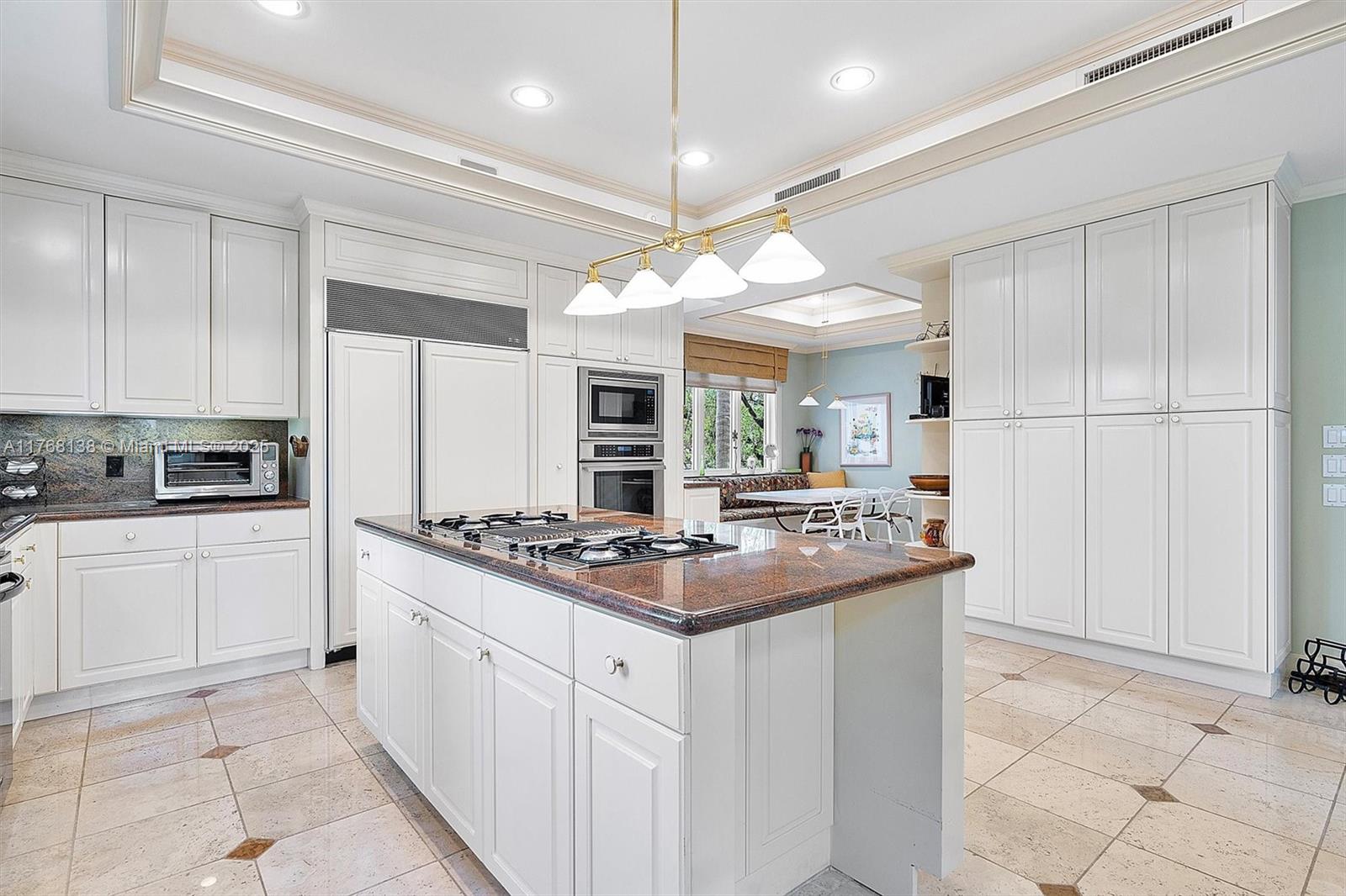 BAYSHORE VILLAS - Residential