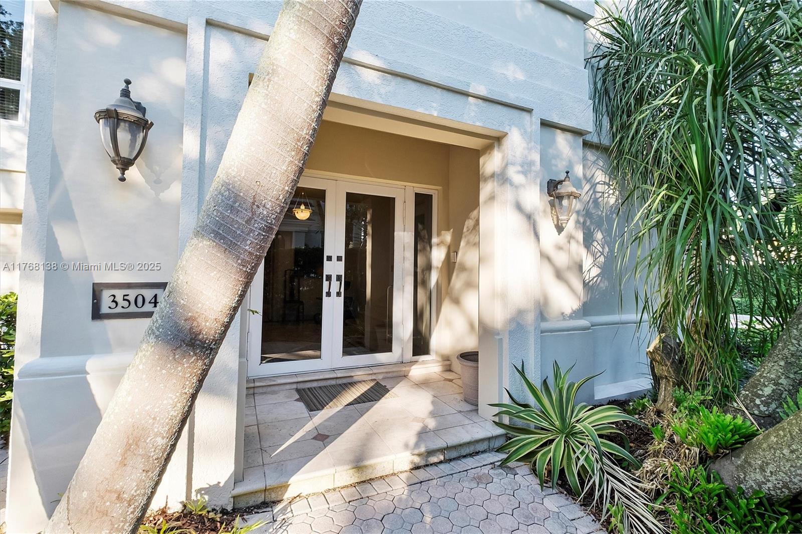 BAYSHORE VILLAS - Residential