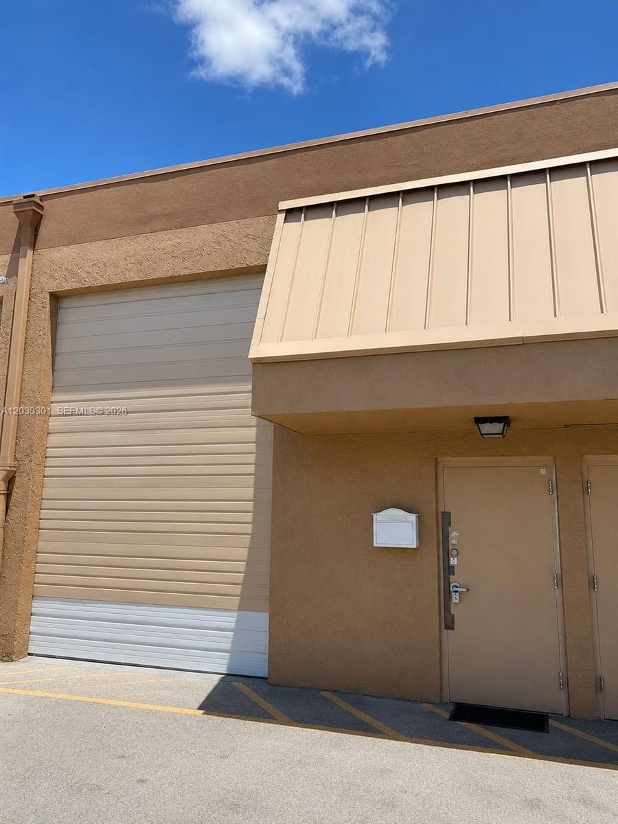 7917 NW 64th St - Image 1