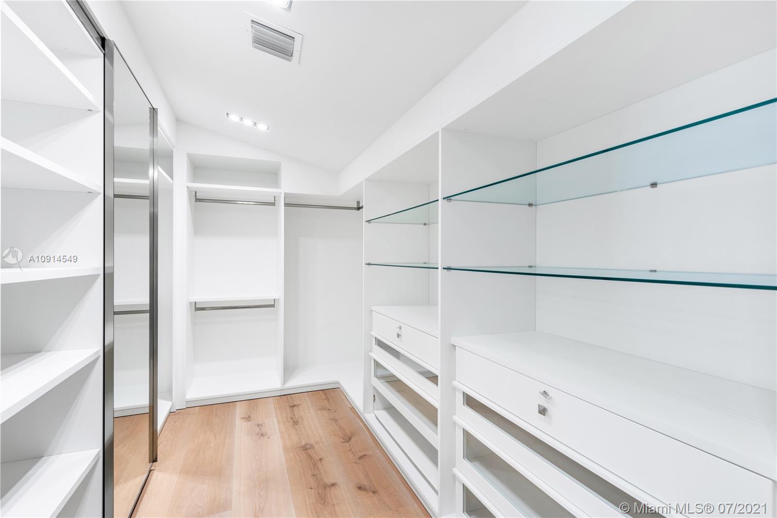 CLEVELAND PARK - Residential