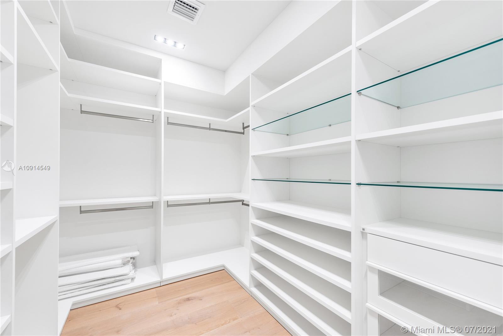 CLEVELAND PARK - Residential