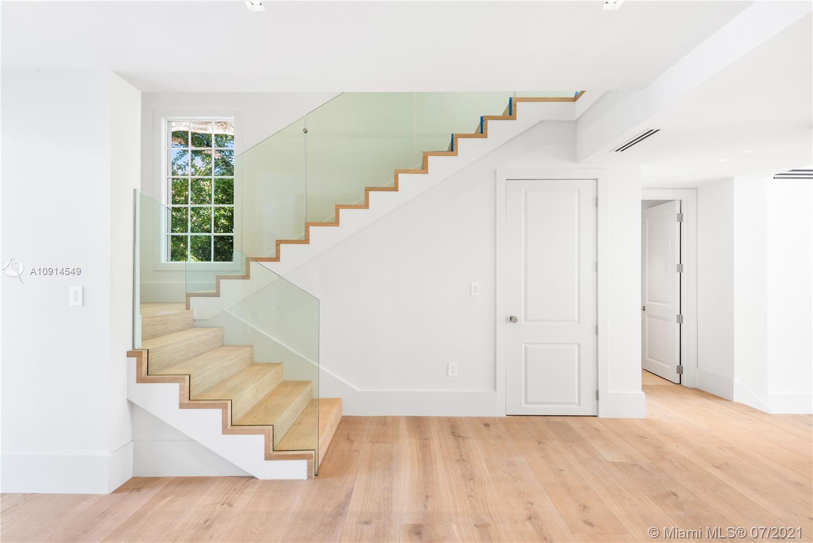 CLEVELAND PARK - Residential