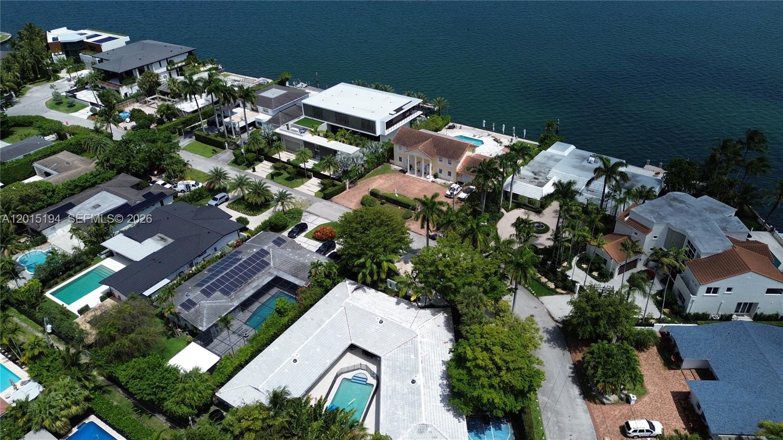 11445 N Bayshore Dr