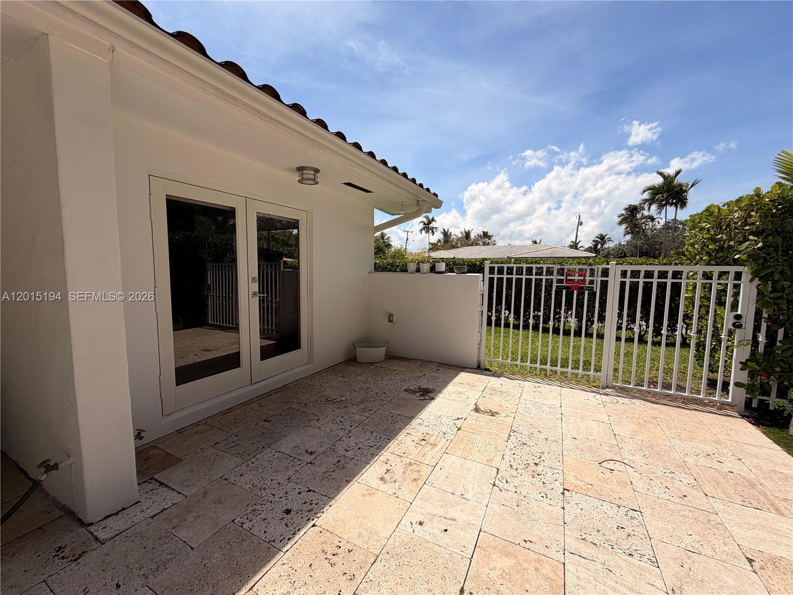 SAN SOUCI ESTATES - Residential Lease