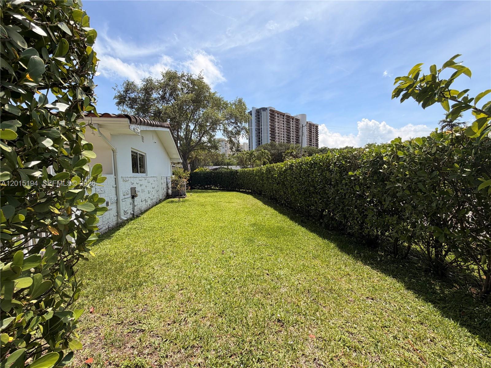 SAN SOUCI ESTATES - Residential Lease