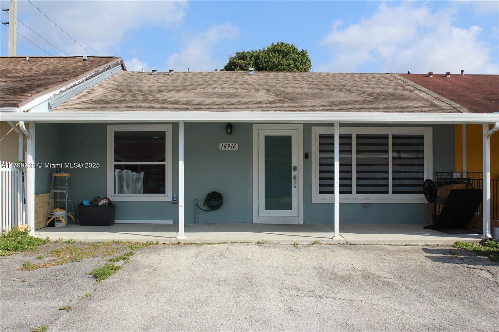18916 Nw 46th Ave, Miami Gardens, Broward County, Florida - 3 Bedrooms  
2 Bathrooms - 