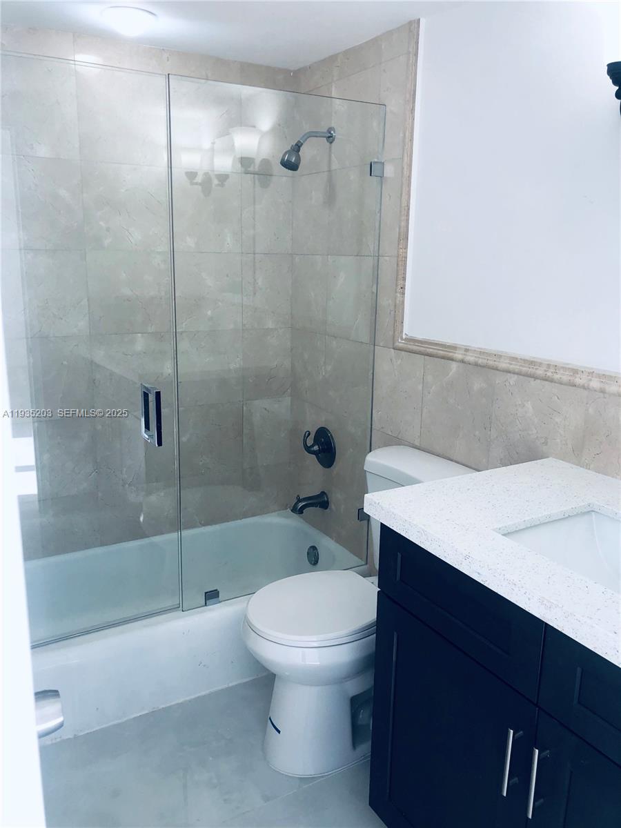 10185 Collins Ave 616