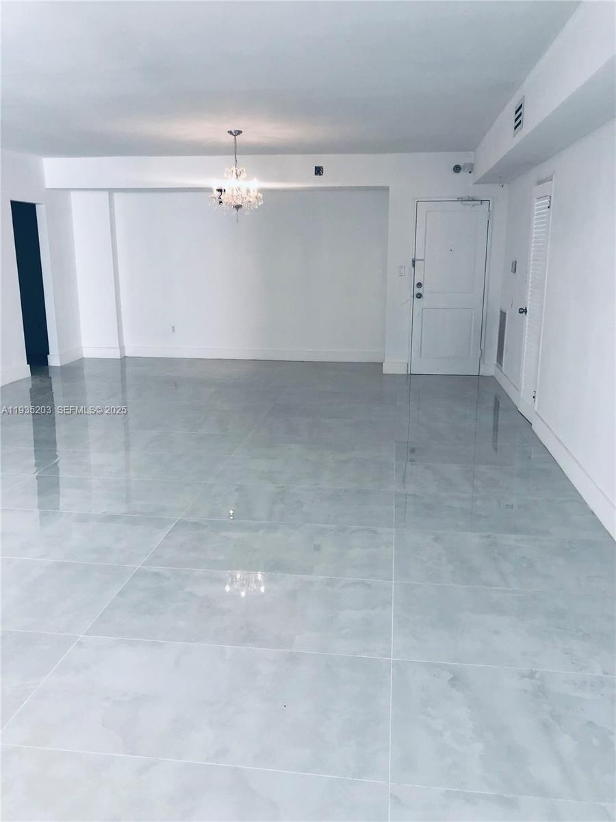 10185 Collins Ave 616