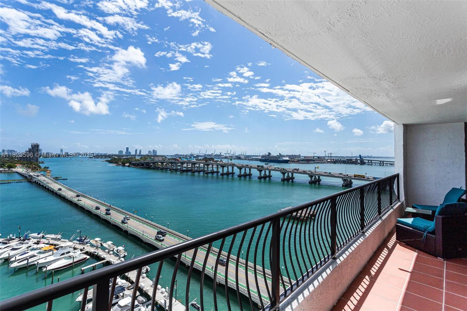 555 NE 15th St 15B