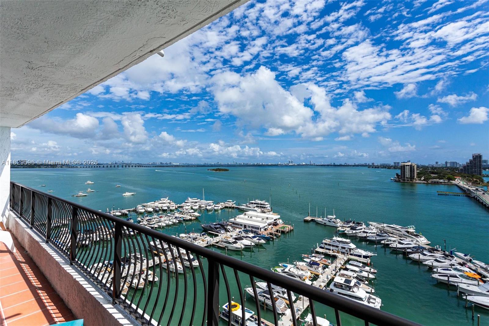 555 NE 15th St 15B