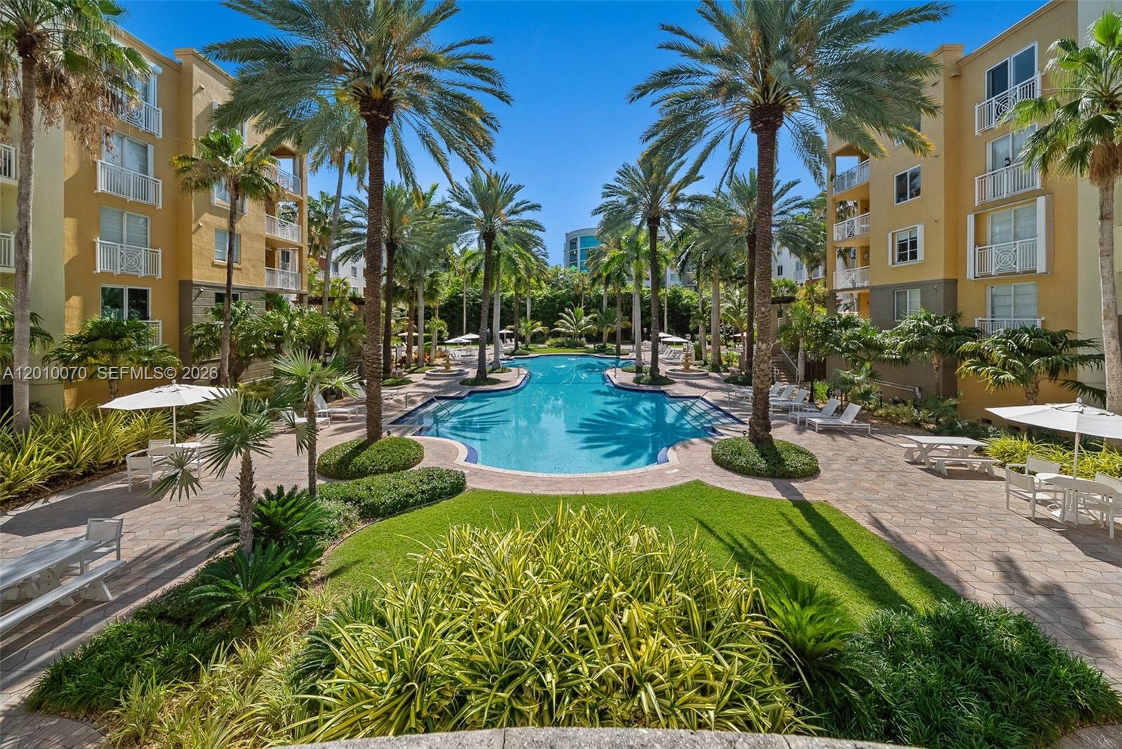 THE COURTS AT SOUTH BEACH - Residential