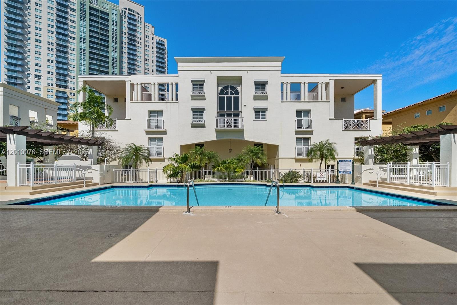 THE COURTS AT SOUTH BEACH - Residential