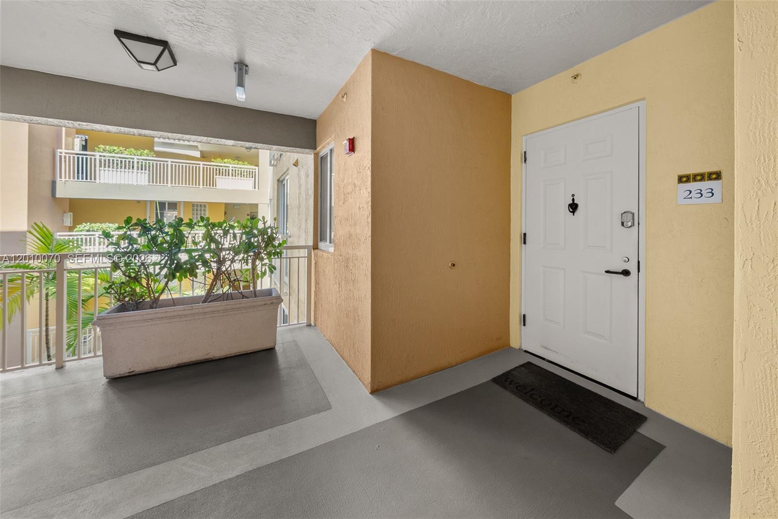THE COURTS AT SOUTH BEACH - Residential