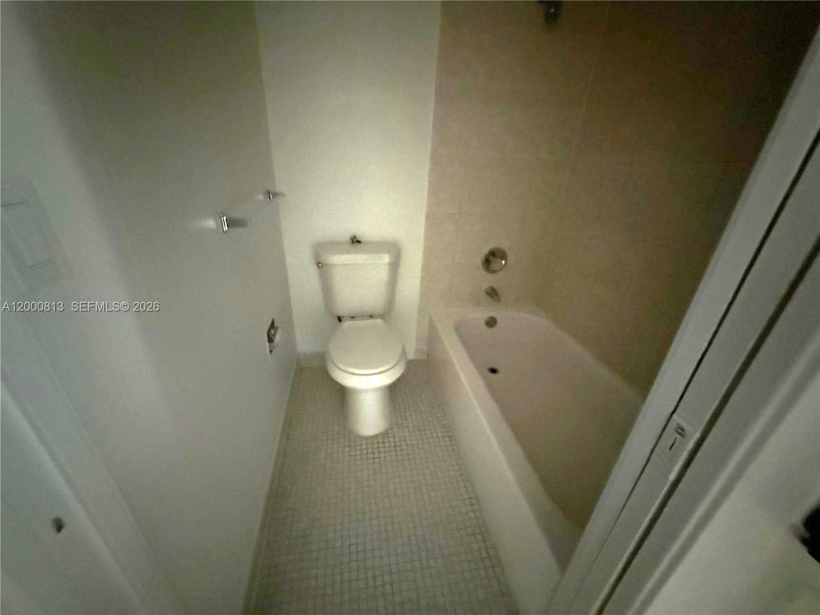 PLAZA OF AMERICAS CONDO P - Residential Lease