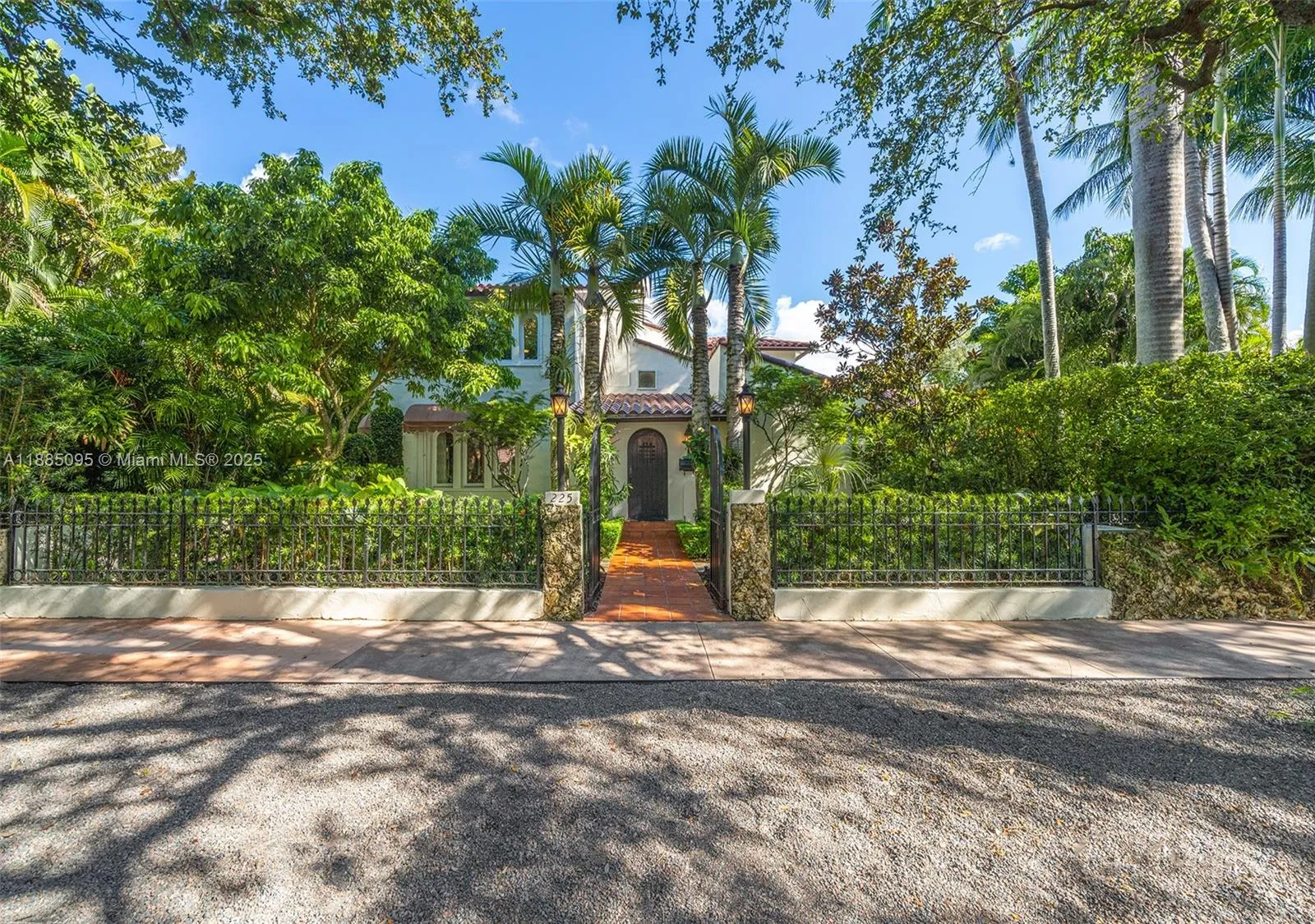 Coral Gables, Florida 33134, United States, 6 Bedrooms Bedrooms, ,8 BathroomsBathrooms,Residential,Active,217361