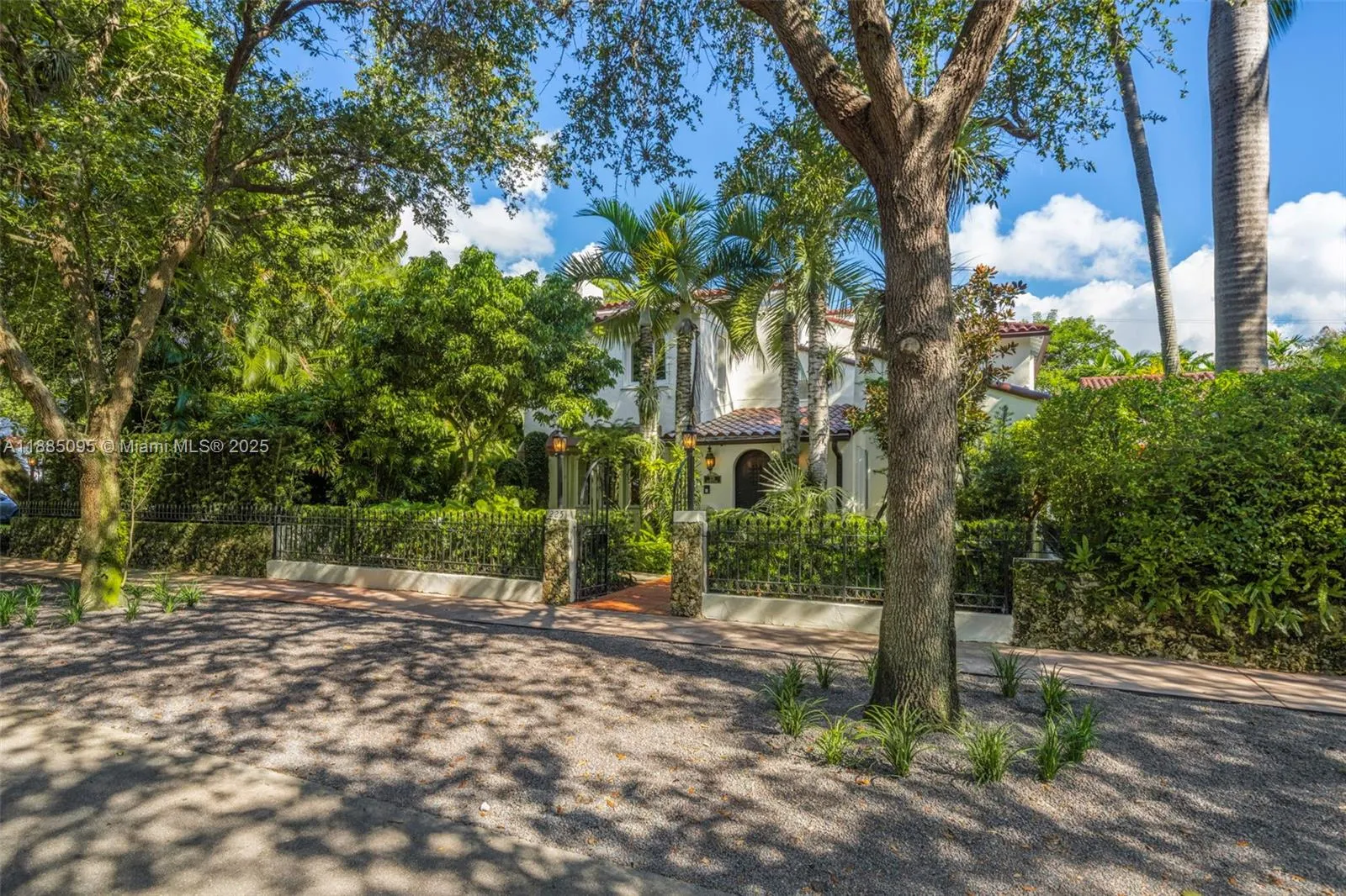 Coral Gables, Florida 33134, United States, 6 Bedrooms Bedrooms, ,8 BathroomsBathrooms,Residential,Active,217361
