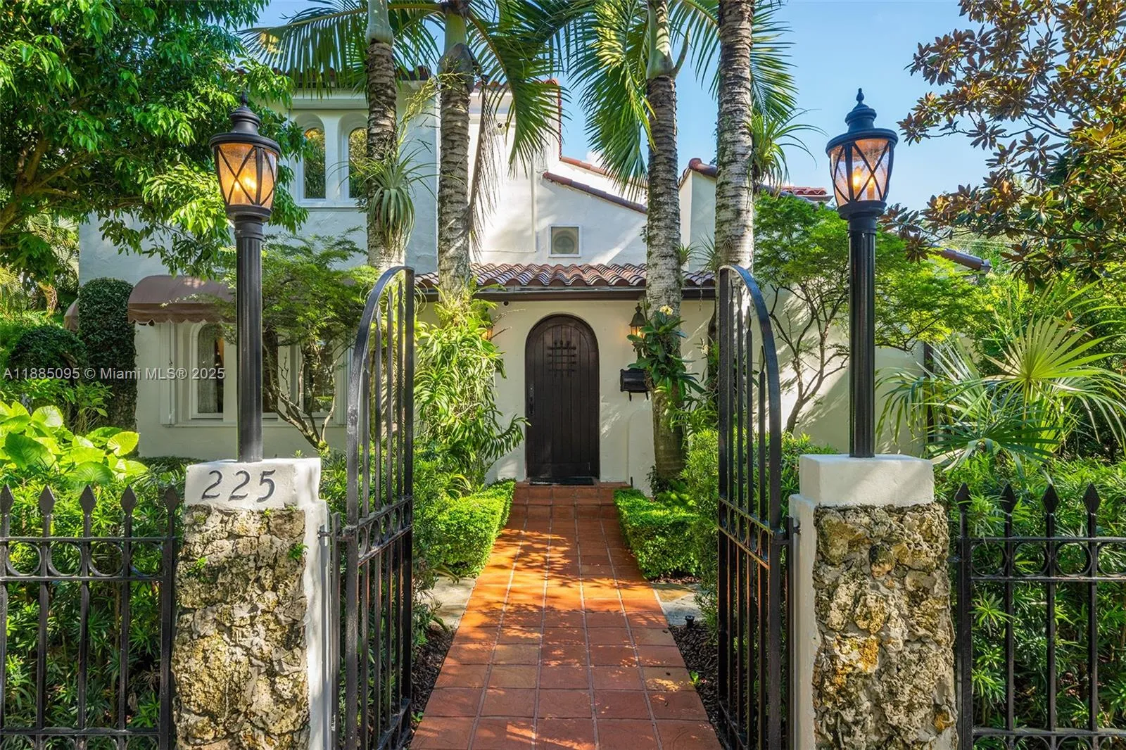 Coral Gables, Florida 33134, United States, 6 Bedrooms Bedrooms, ,8 BathroomsBathrooms,Residential,Active,217361