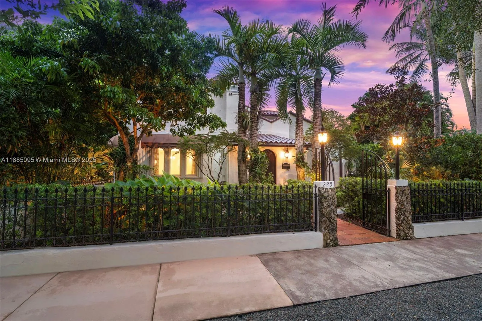 Coral Gables, Florida 33134, United States, 6 Bedrooms Bedrooms, ,8 BathroomsBathrooms,Residential,Active,217361