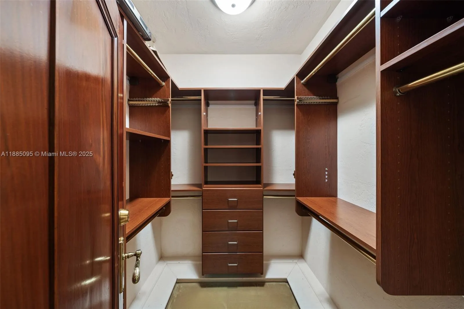 Coral Gables, Florida 33134, United States, 6 Bedrooms Bedrooms, ,8 BathroomsBathrooms,Residential,Active,217361